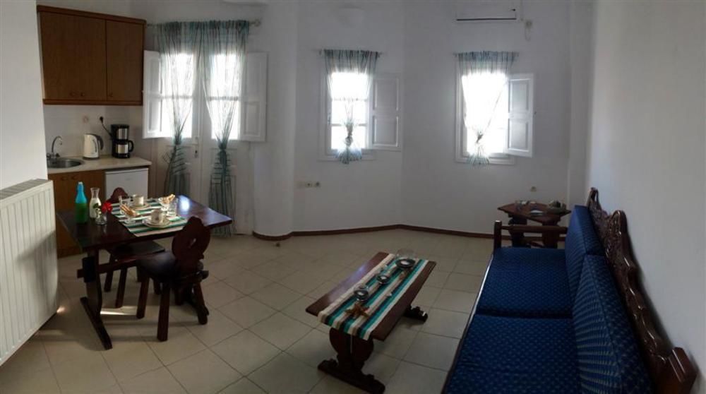 Aparthotel Cultural House Pýrgos